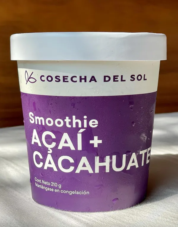 Empaque morado de smoothie Açaí + Cacahuate.